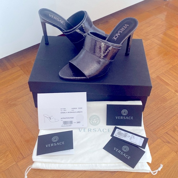 VERSACE NEW WITH TAG - Picture 2 of 13